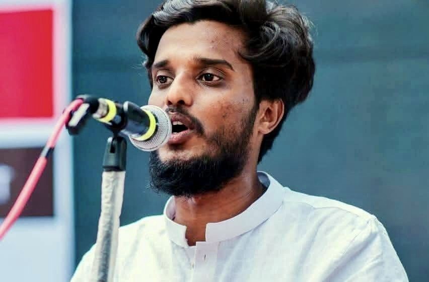 The first proposal to wear the red badge in July was made by Chhatra Dal central general secretary Nasir: Abdul Quader