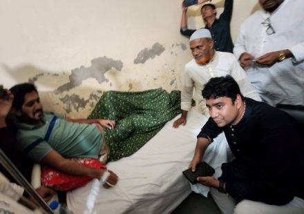 নোয়াখালীতে অসুস্থ নেতাকর্মীদের হাসপাতালে দেখতে কেন্দ্রীয় ছাত্রদলের সাধারণ সম্পাদক নাছির উদ্দীন নাছির, আর্থিক সহায়তা প্রদান